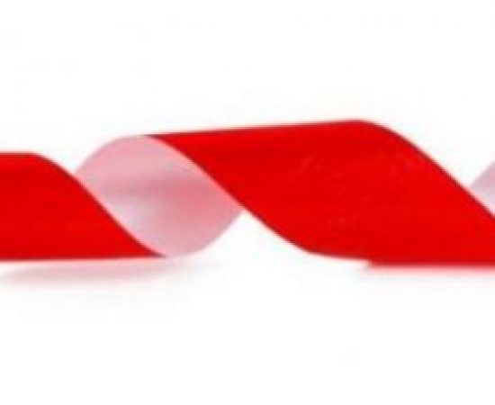 Cinta de balizar a doble color, rojo por delante y blanco por detrás